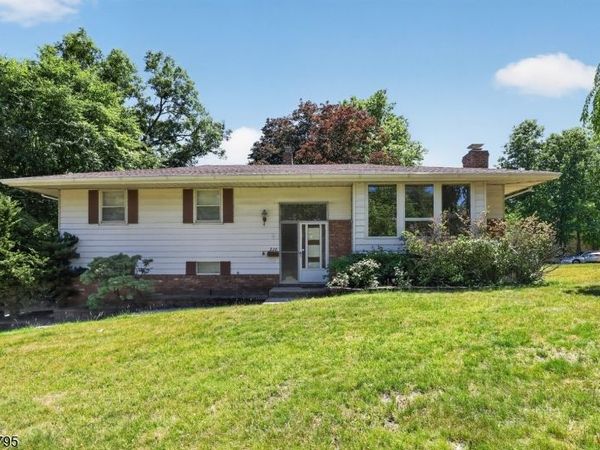 228 Shaw Pl, Park Ridge, NJ 07656