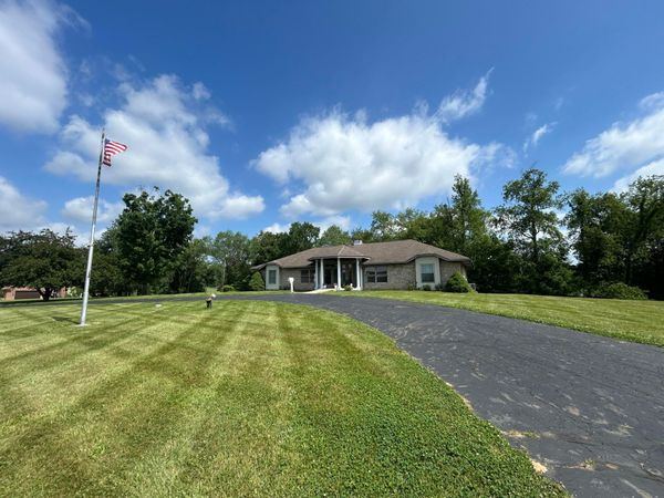 105 Flowers Drive, Newark, OH 43055