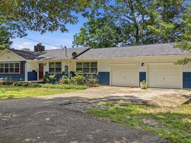 8525 W Crabtree Road, Hixson, TN 37343