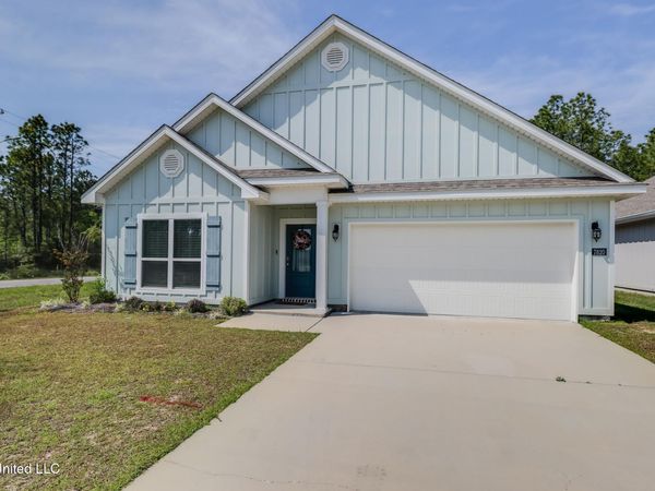 7820 Coral Lane, Ocean Springs, MS 39564