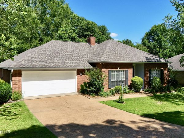 8 Parkview Road, Clinton, MS 39056