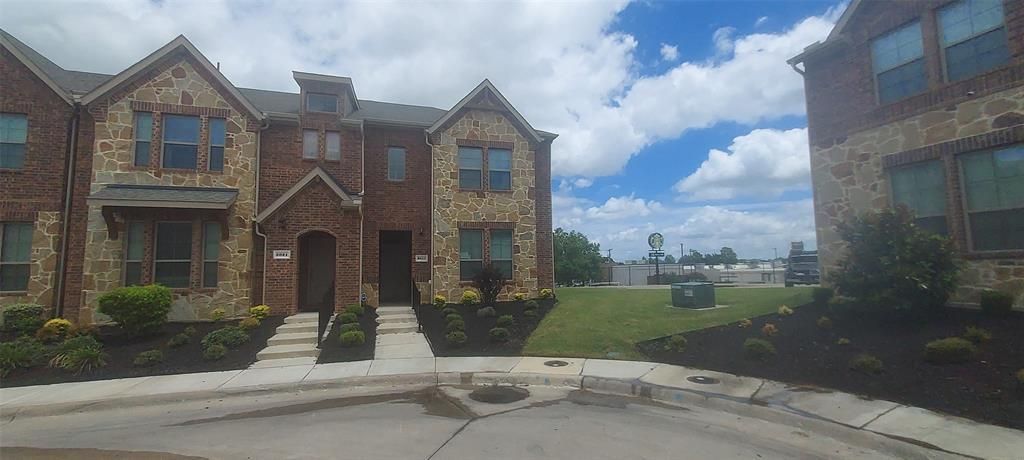 2017 Crooked Bow Drive, Mesquite, TX 75149 Main Photo
