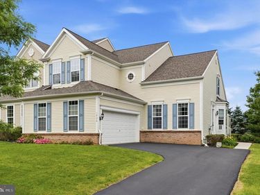 1526 FOX LANE, BREINIGSVILLE, PA 18031