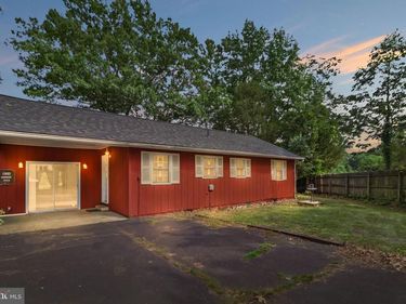 434 MATTOX AVENUE , COLONIAL BEACH, VA 22443
