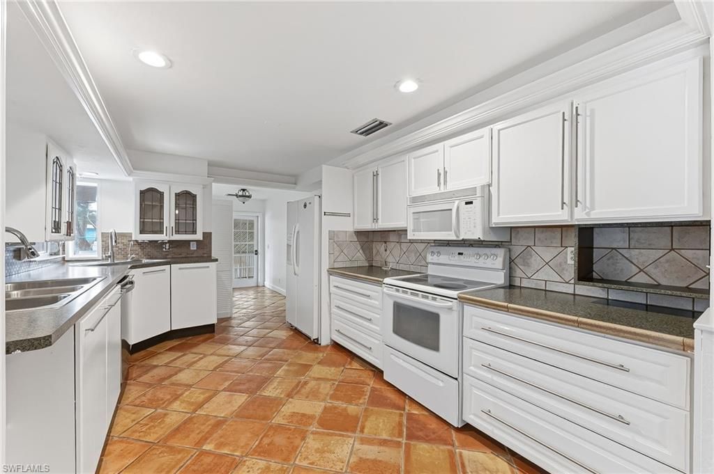 1290 Saint Clair Shores Rd, Naples, FL 34104 Photo