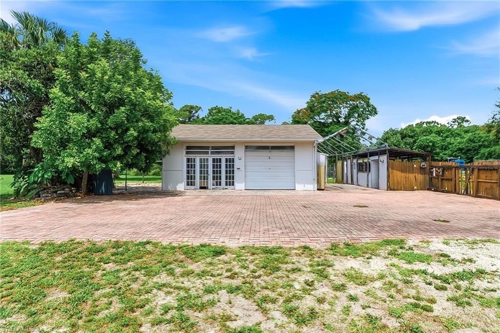 1290 Saint Clair Shores Rd, Naples, FL 34104 Photo