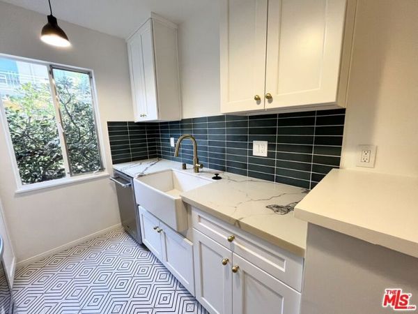 1420 17th Street, Unit 2, Santa Monica, CA 90404