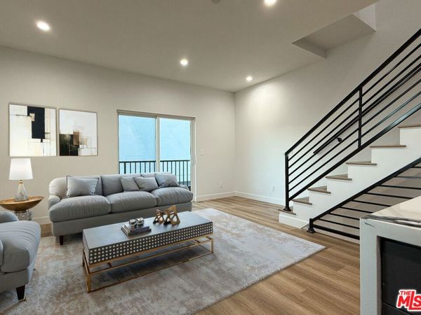 5340 Denny Avenue, North Hollywood, CA 91601