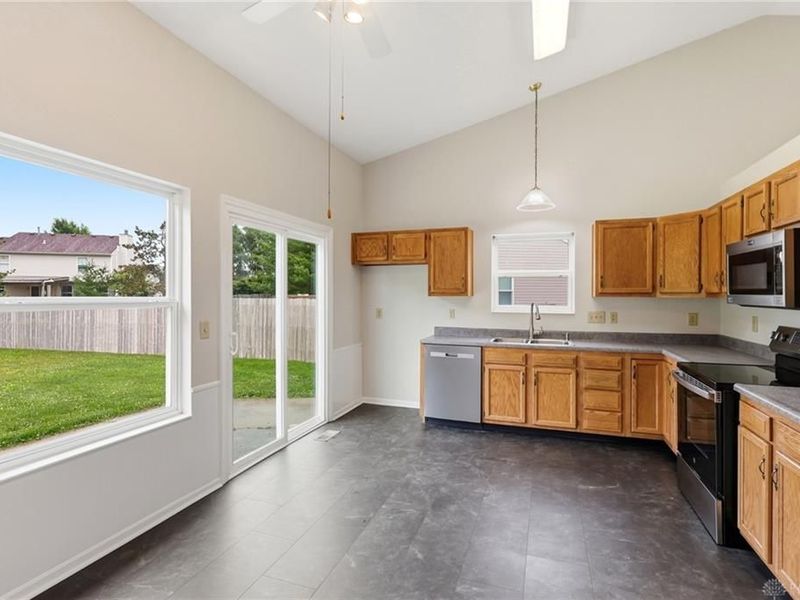 2780 N Barnhill Place, Xenia, OH 45385 Photo 8