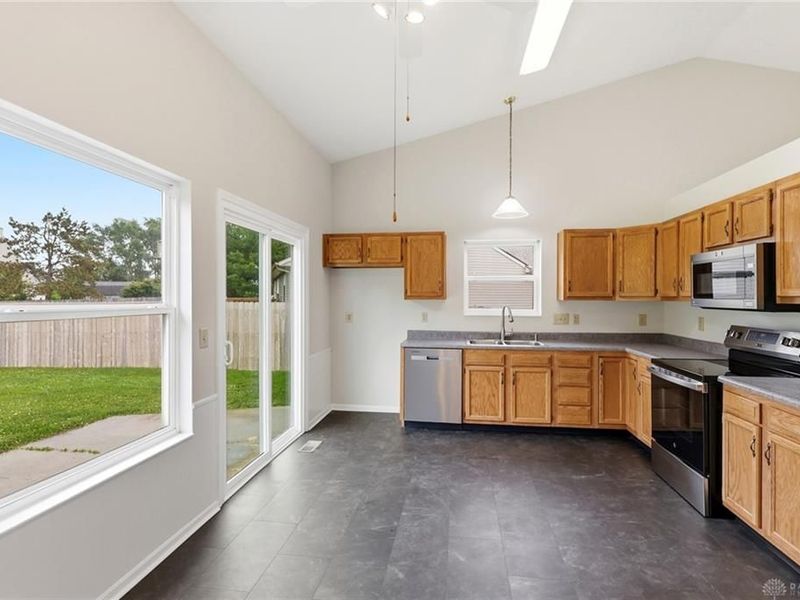 2780 N Barnhill Place, Xenia, OH 45385 Photo 9