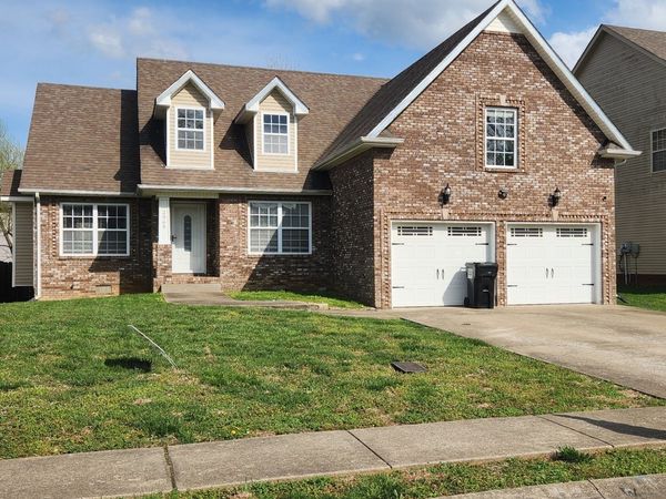 2969 Brewster Dr, Clarksville, TN 37042