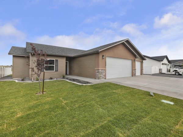 1449 Golden Pheasant Dr, Twin Falls, ID 83301