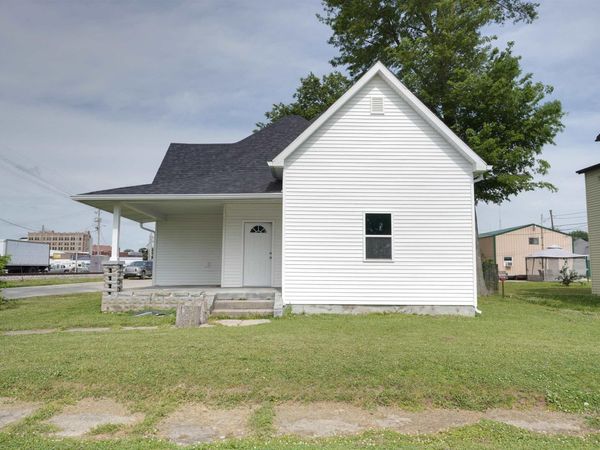 200 SW 1st Street, Washington, IN 47501