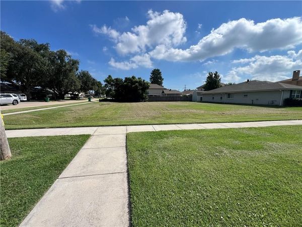 36-B AVRON Boulevard , Metairie, LA 70006