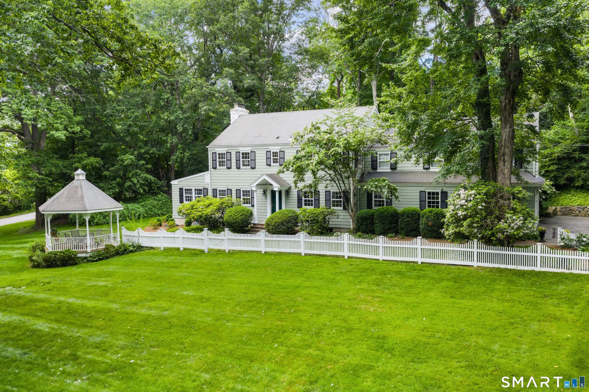 130 Comstock Hill, New Canaan, CT 06840 Main Photo