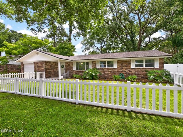 2735 AMERICA, Jacksonville Beach, FL 32250