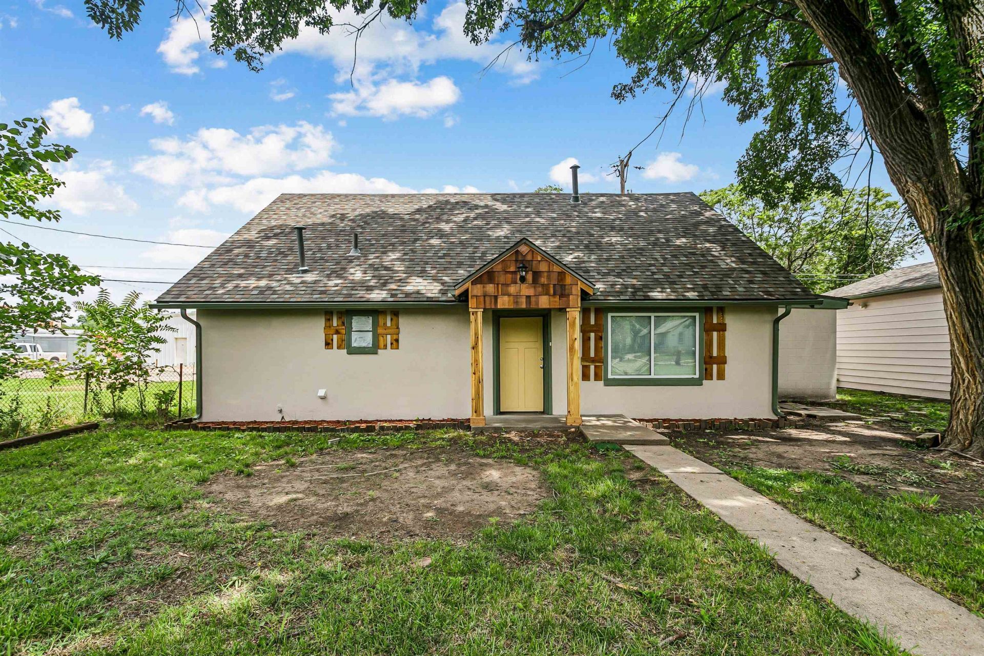 1836 S Laura Ave, Wichita, KS 67211 Main Photo