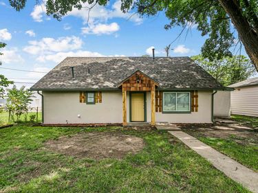 1836 S Laura Ave, Wichita, KS 67211