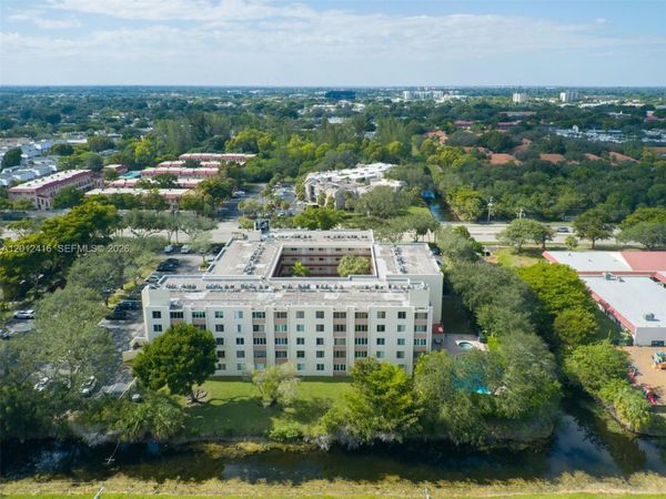 3149 Riverside Dr , Unit B-202, Coral Springs, FL 33065