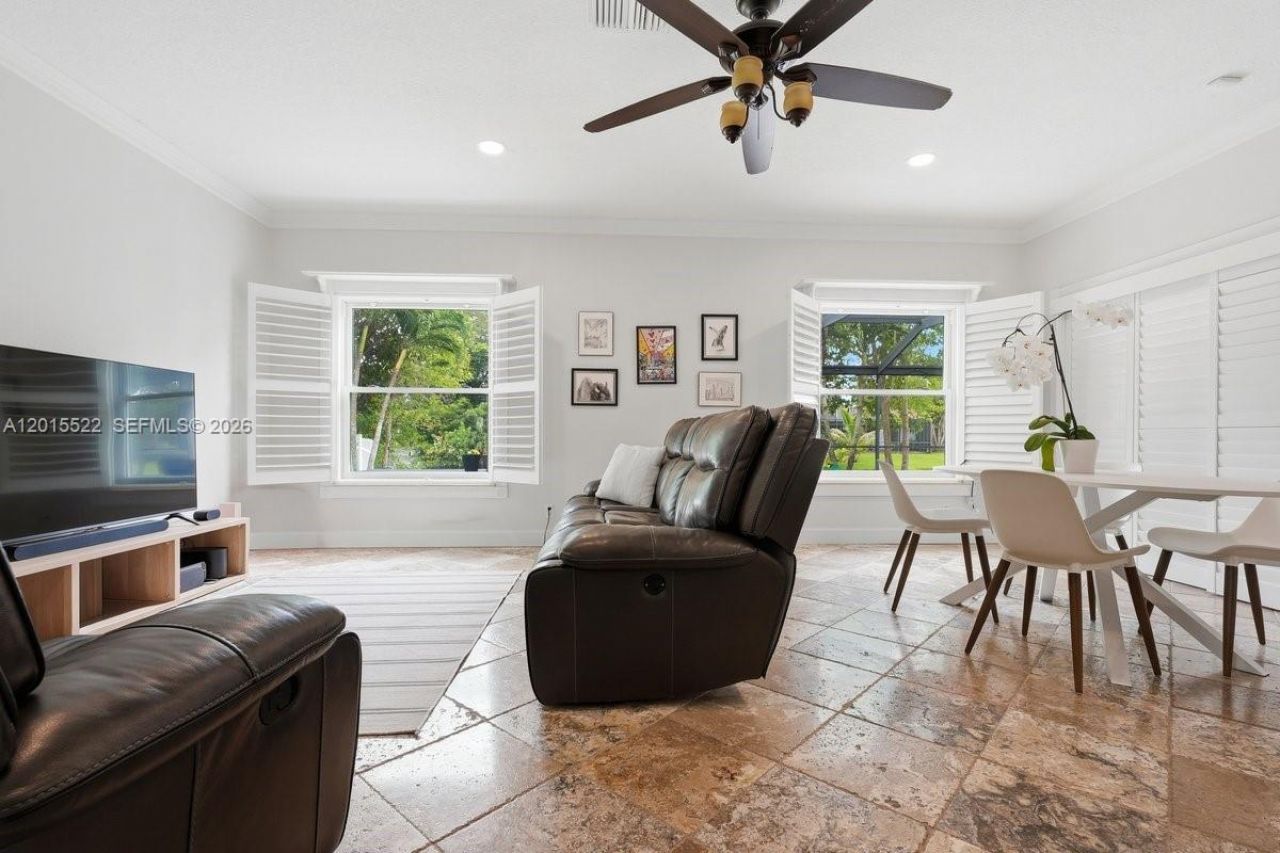 16530 Lake Tree Dr , Unit 16530, Weston, FL 33326 Photo