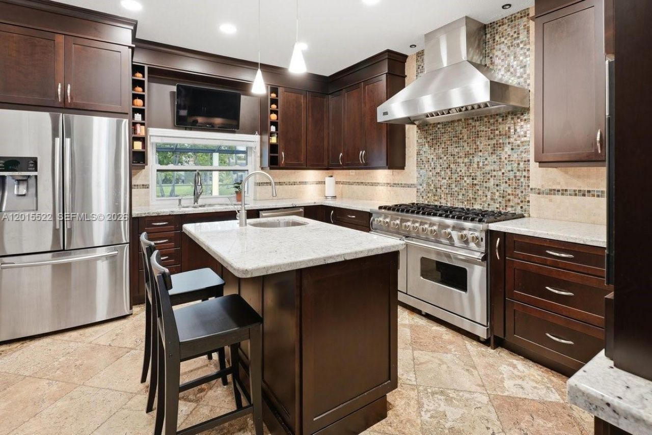 16530 Lake Tree Dr , Unit 16530, Weston, FL 33326 Photo