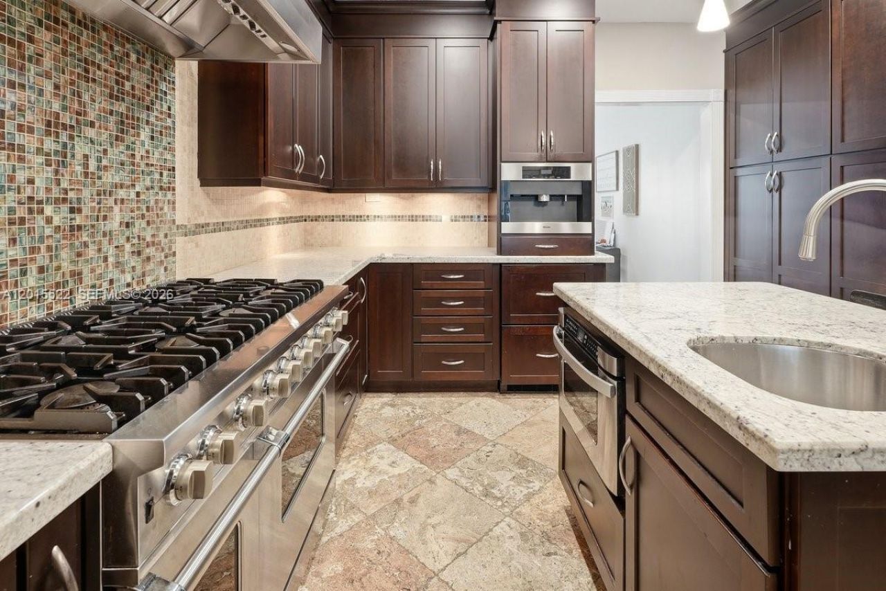 16530 Lake Tree Dr , Unit 16530, Weston, FL 33326 Photo