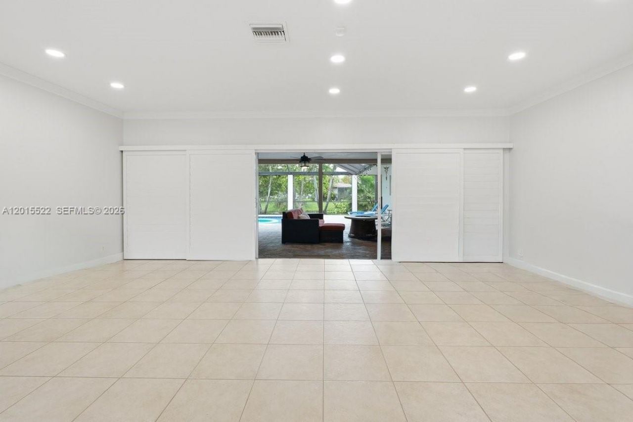 16530 Lake Tree Dr , Unit 16530, Weston, FL 33326 Photo