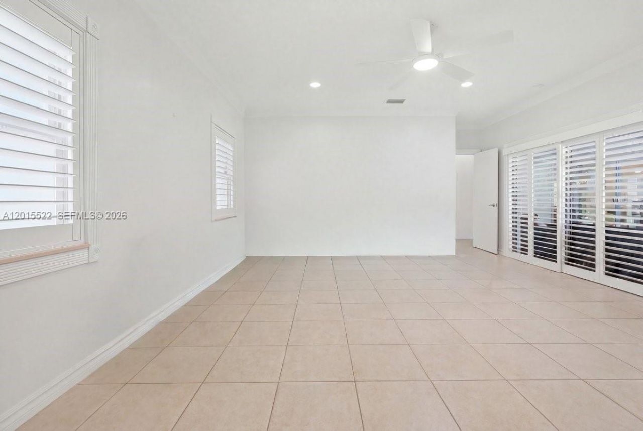 16530 Lake Tree Dr , Unit 16530, Weston, FL 33326 Photo
