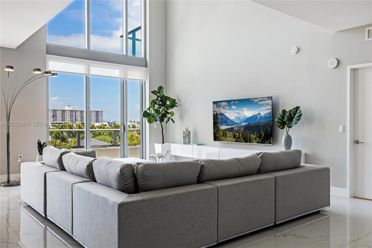 330 Sunny Isles Blvd , Unit 5-506, Sunny Isles Beach, FL 33160 Photo