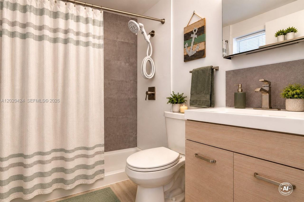 1441 Lincoln Court, Unit 417, Miami Beach, FL 33139 Photo