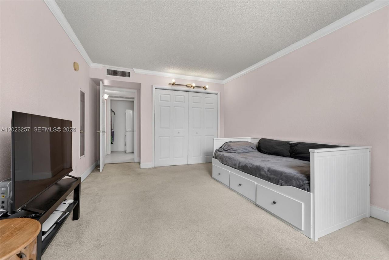 6770 Indian Creek Dr , Unit 5D, Miami Beach, FL 33141 Photo