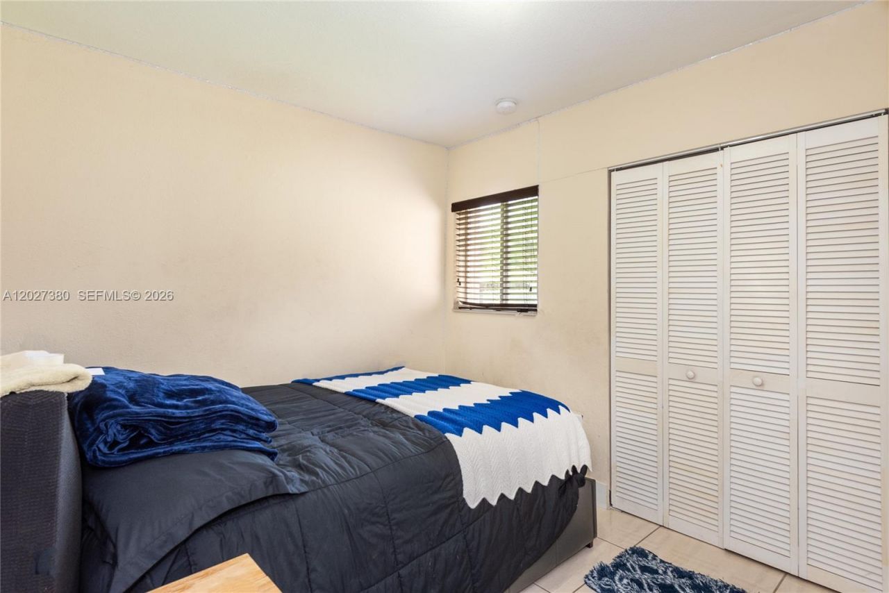 12741 Wood St, Miami, FL 33167 Photo