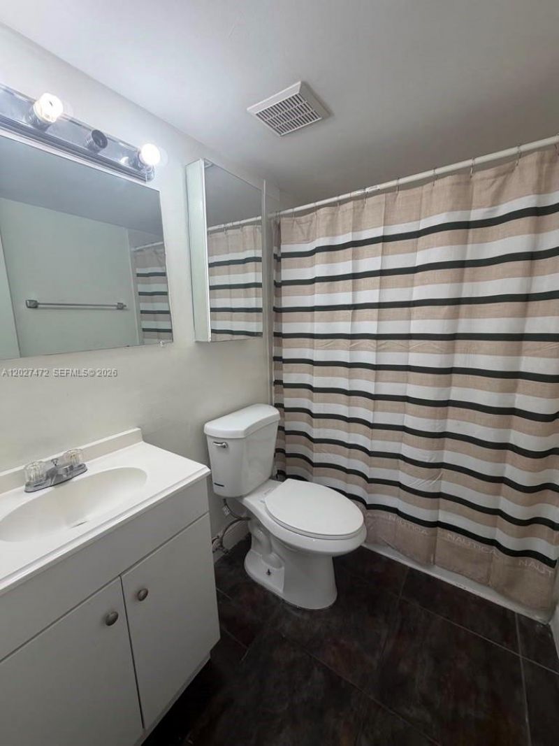 8185 NW 7th St , Unit 218, Miami, FL 33126 Photo