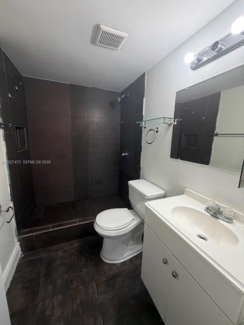 8185 NW 7th St , Unit 218, Miami, FL 33126 Photo