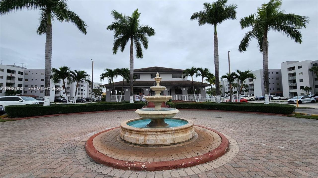 8185 NW 7th St , Unit 218, Miami, FL 33126 Photo