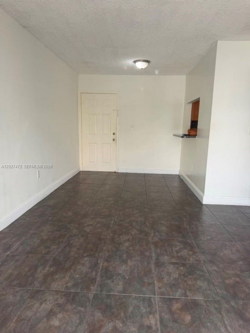 8185 NW 7th St , Unit 218, Miami, FL 33126 Photo