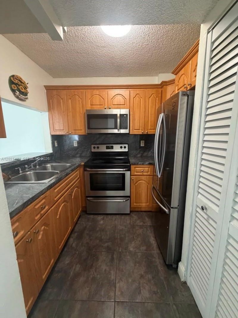 8185 NW 7th St , Unit 218, Miami, FL 33126 Photo