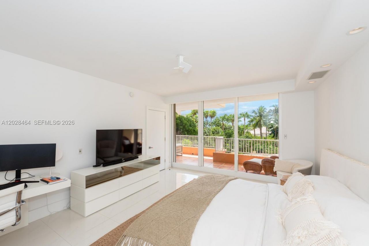 781 Crandon Blvd , Unit 405, Key Biscayne, FL 33149 Photo