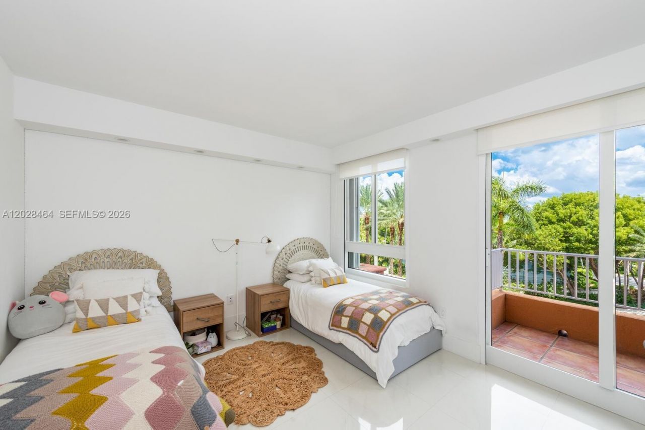 781 Crandon Blvd , Unit 405, Key Biscayne, FL 33149 Photo