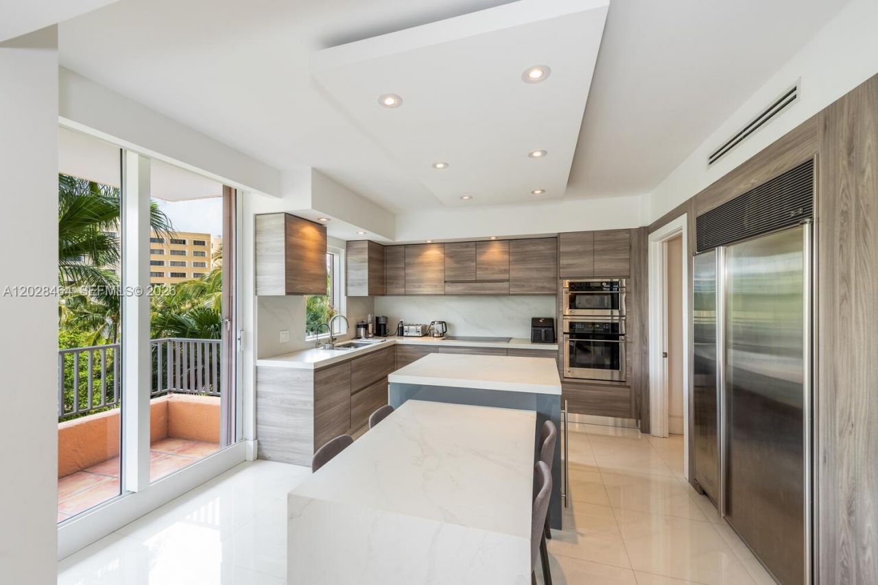 781 Crandon Blvd , Unit 405, Key Biscayne, FL 33149 Photo