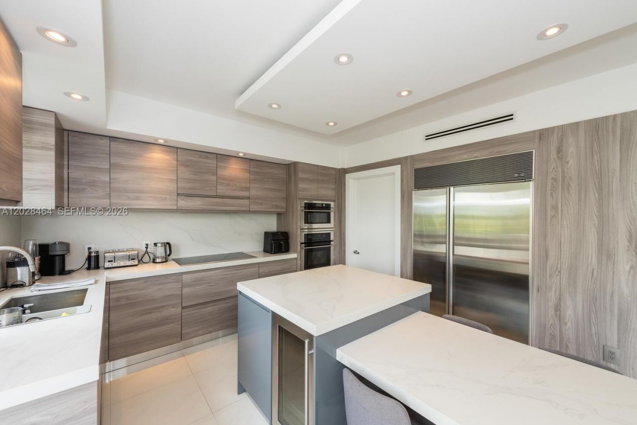 781 Crandon Blvd , Unit 405, Key Biscayne, FL 33149 Photo