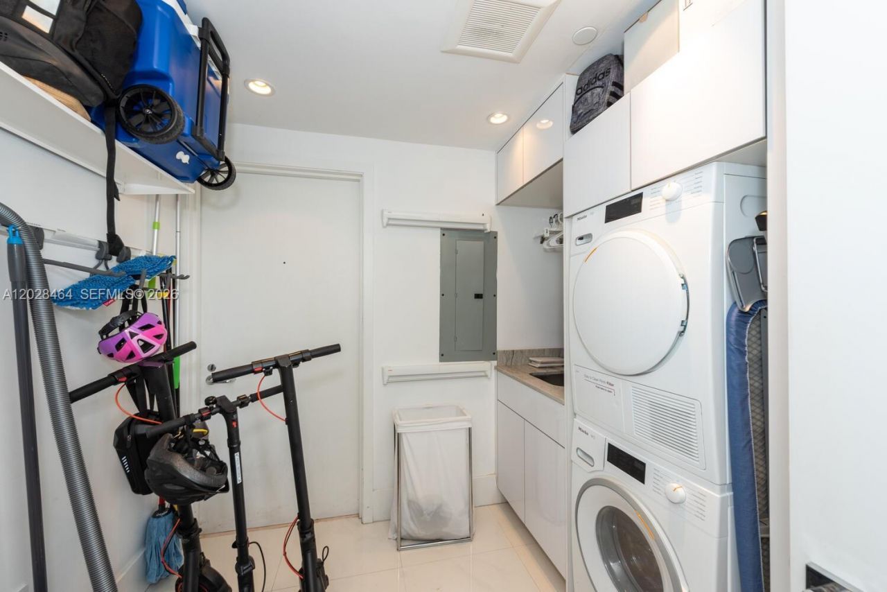 781 Crandon Blvd , Unit 405, Key Biscayne, FL 33149 Photo