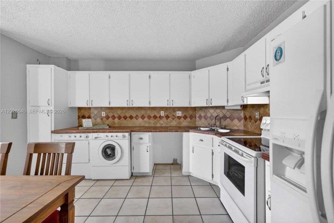 6745 SW 132nd Ave , Unit 204, Miami, FL 33183 Photo