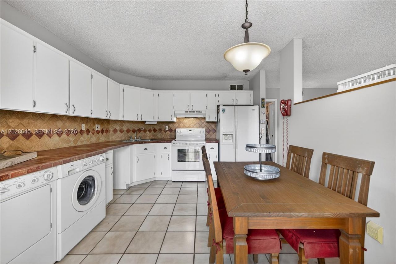 6745 SW 132nd Ave , Unit 204, Miami, FL 33183 Photo