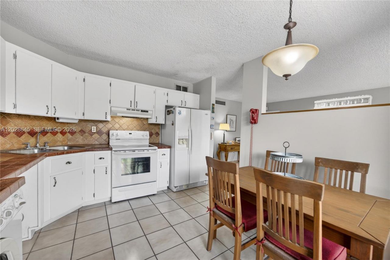6745 SW 132nd Ave , Unit 204, Miami, FL 33183 Photo