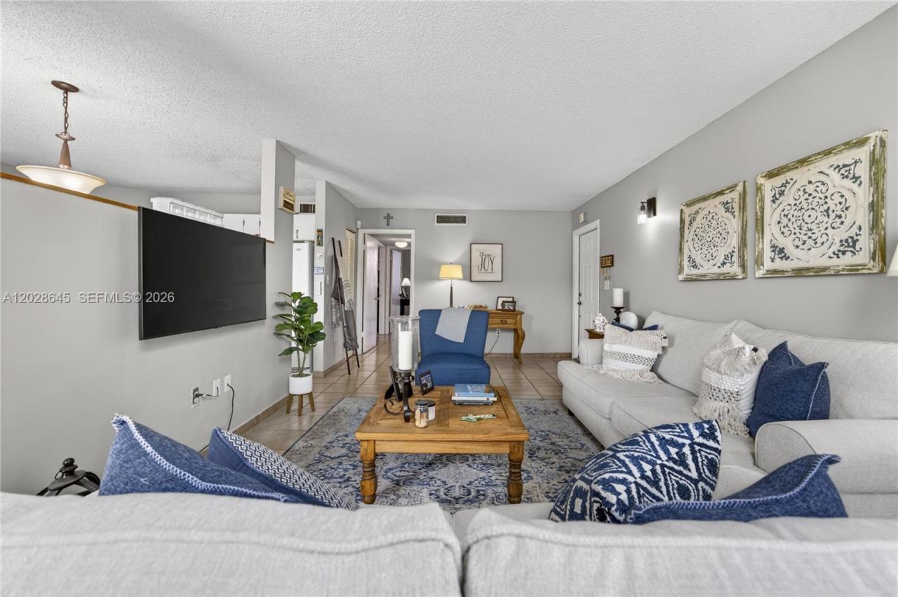 6745 SW 132nd Ave , Unit 204, Miami, FL 33183 Photo