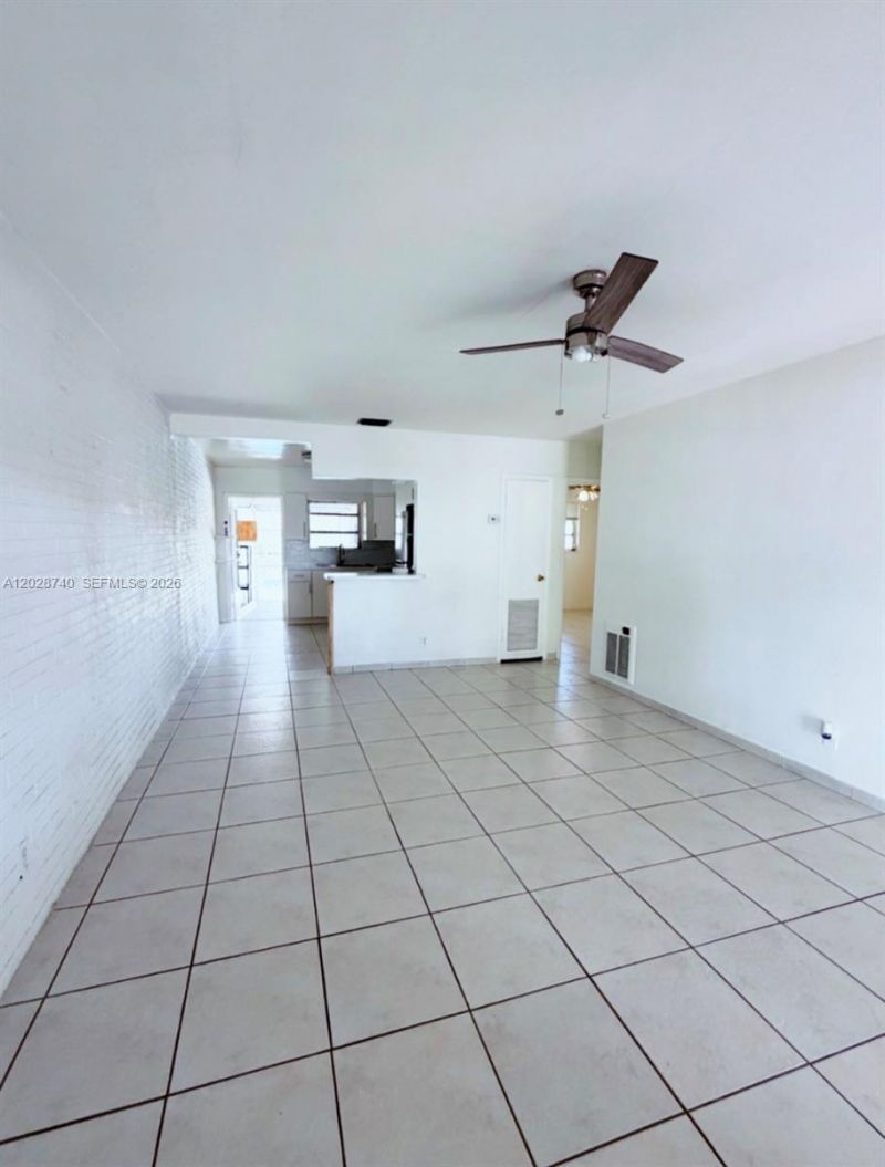1077 SW 2nd St, Unit 2, Hallandale Beach, FL 33009 Photo