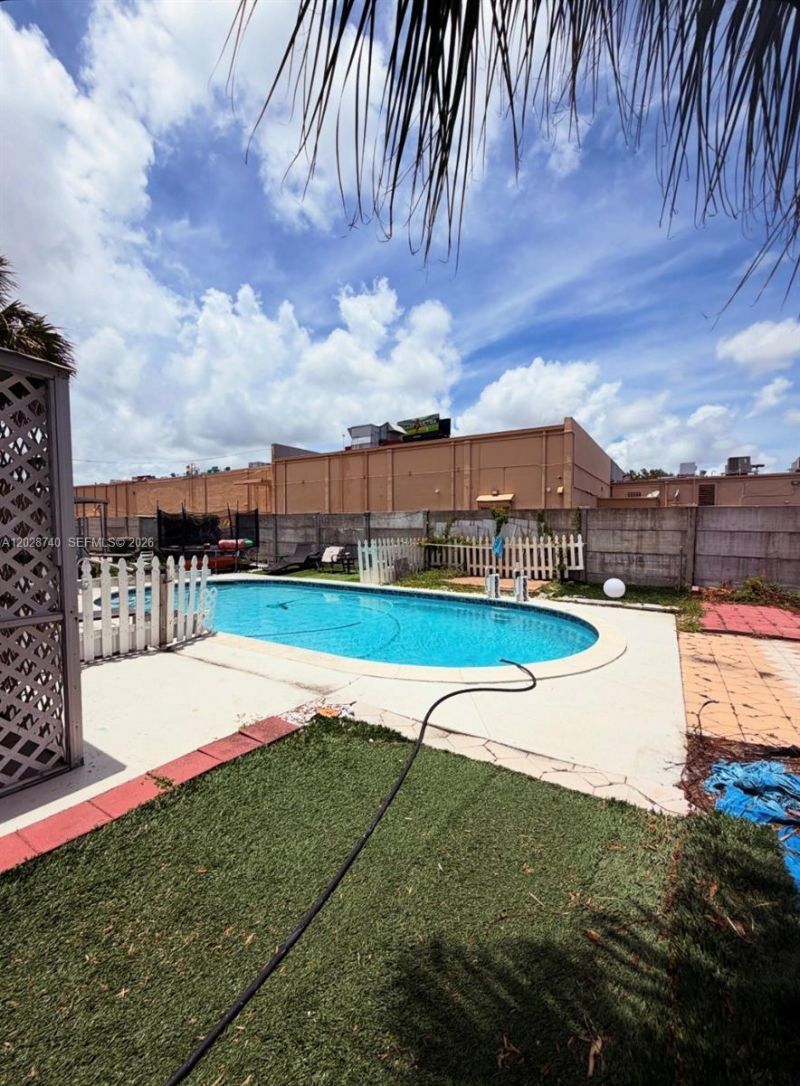 1077 SW 2nd St , Unit 2, Hallandale Beach, FL 33009 Photo
