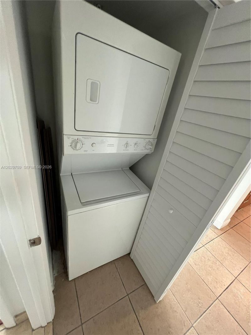 1800 N Bayshore Dr, Unit 3904, Miami, FL 33132 Photo