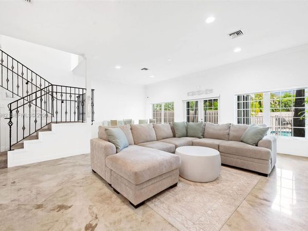 4517 NE 21ST AVE, Unit 5, Fort Lauderdale, FL 33308